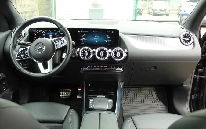 Mercedes-Benz GLA cena 147000 przebieg: 32600, rok produkcji 2020 z Stryków małe 121